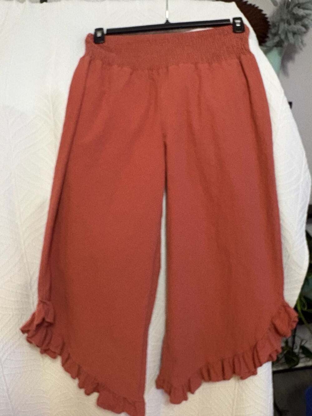 SHEIN Ruffle Hem Wide Leg Pants Size S Orange Smocked Waist Cropped